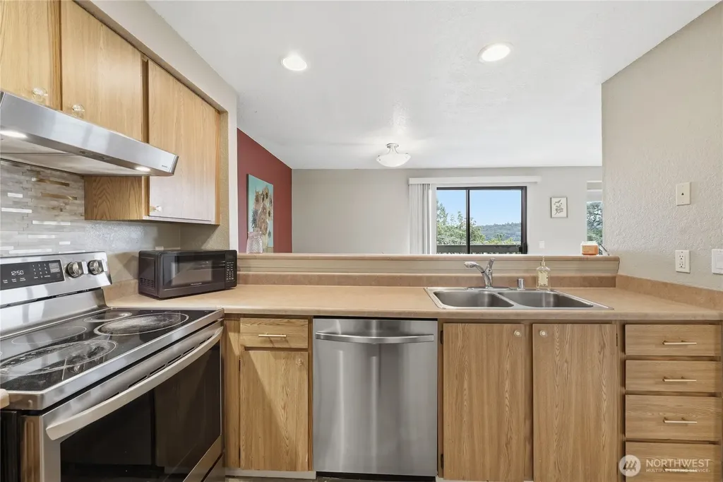 1700 W Sunn Fjord Lane Bremerton WA 98312