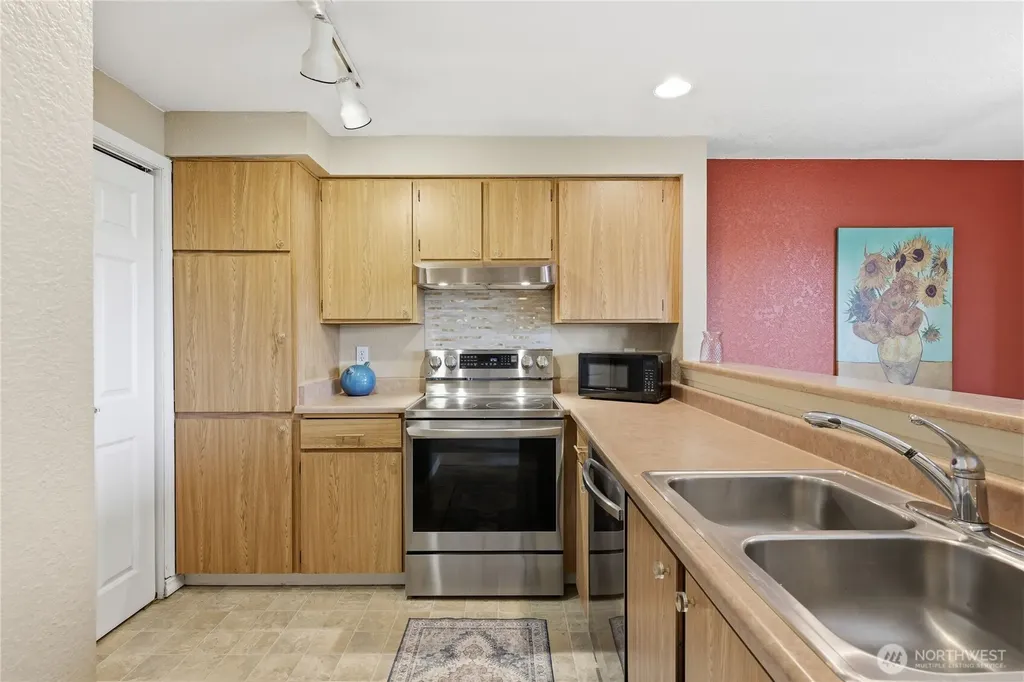 1700 W Sunn Fjord Lane Bremerton WA 98312