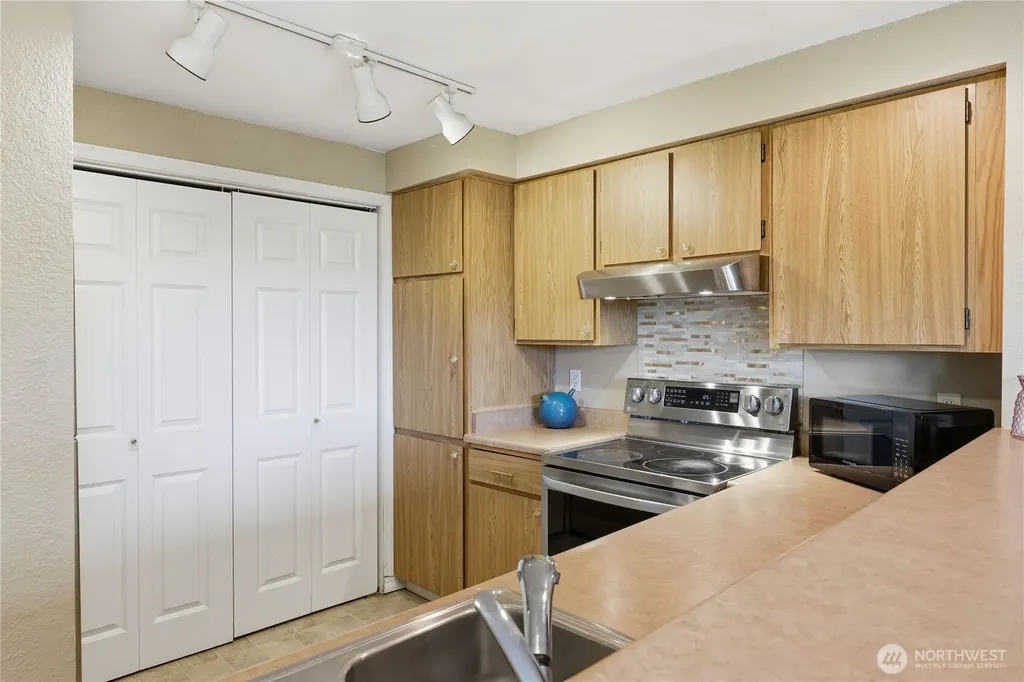 1700 W Sunn Fjord Lane Bremerton WA 98312
