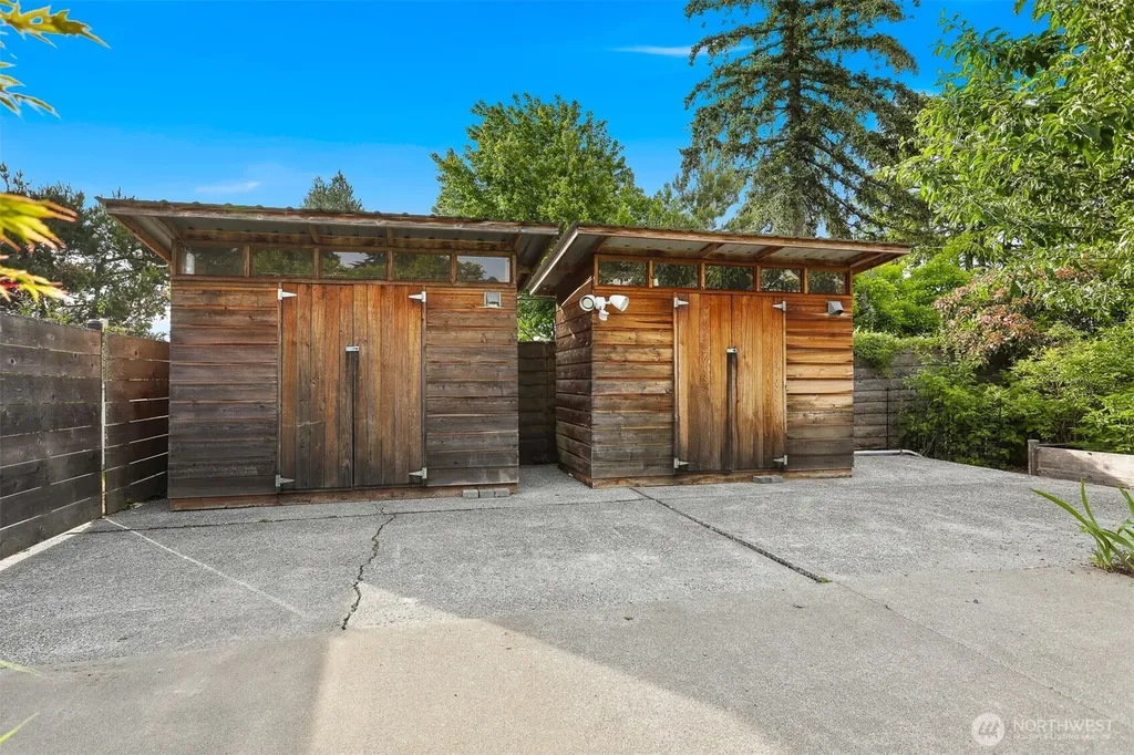 9119 Cyrus Avenue NW Seattle WA 98117