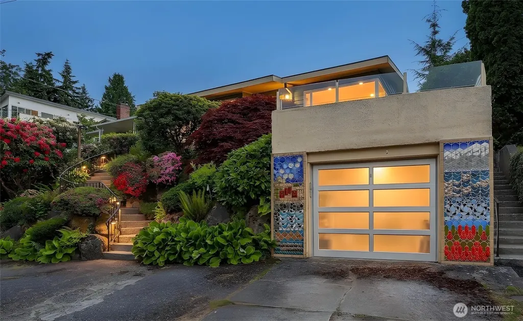 9119 Cyrus Avenue NW Seattle WA 98117