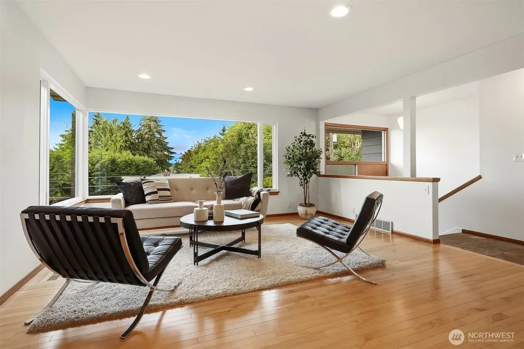 9119 Cyrus Avenue NW Seattle WA 98117