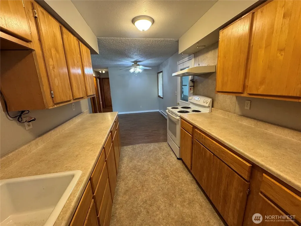 1503 N 2nd Avenue Kelso WA 98626