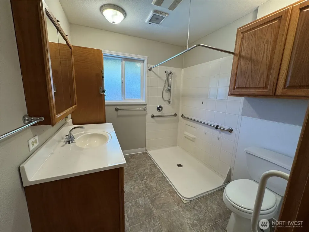 1503 N 2nd Avenue Kelso WA 98626