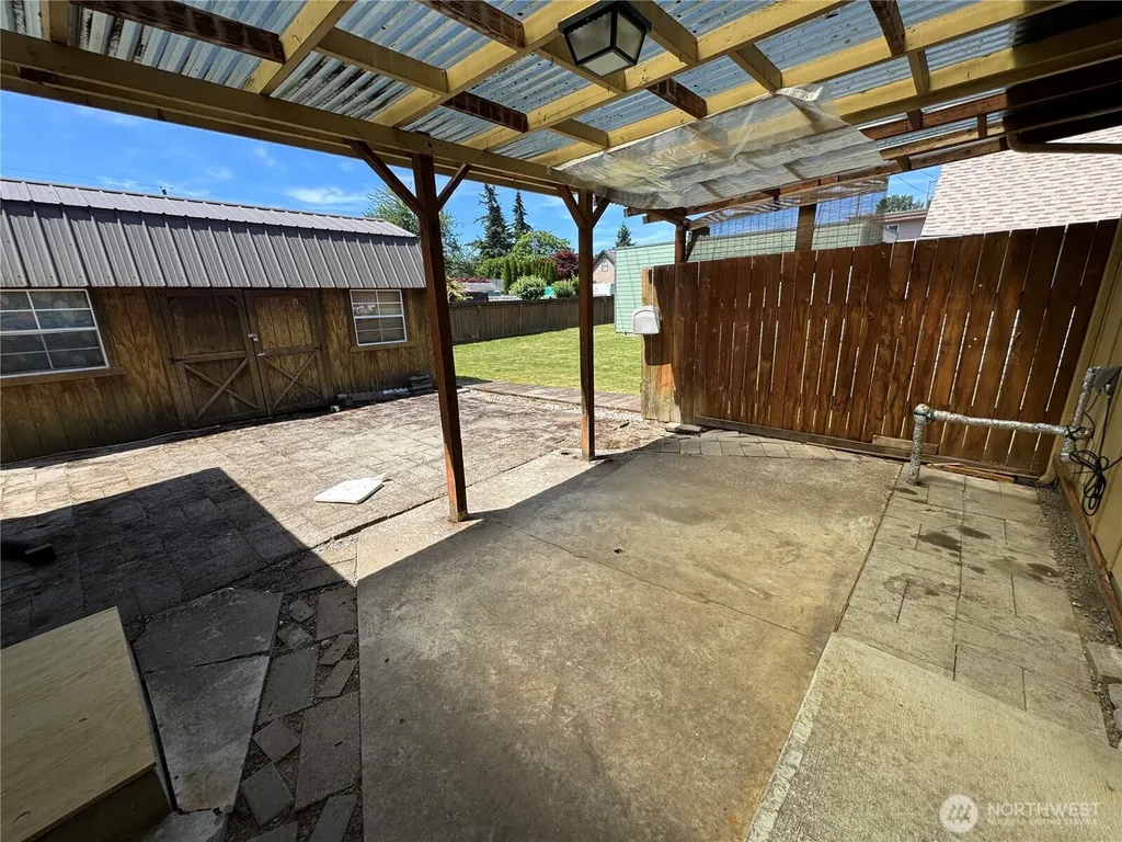 1503 N 2nd Avenue Kelso WA 98626