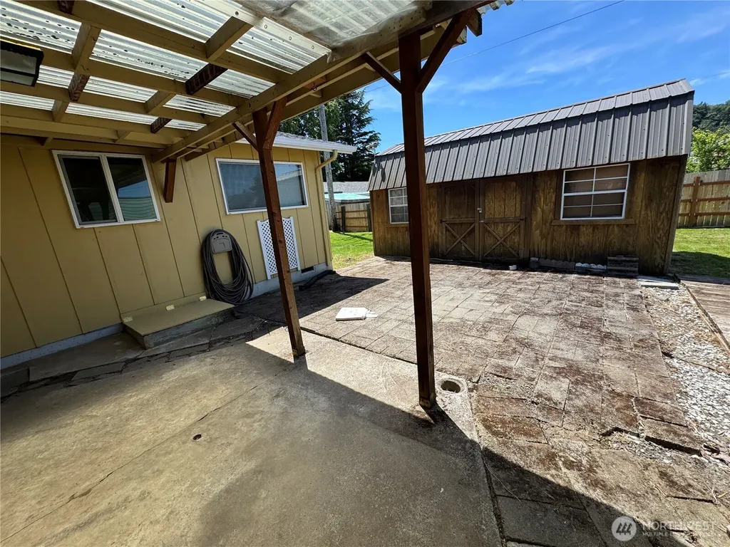 1503 N 2nd Avenue Kelso WA 98626