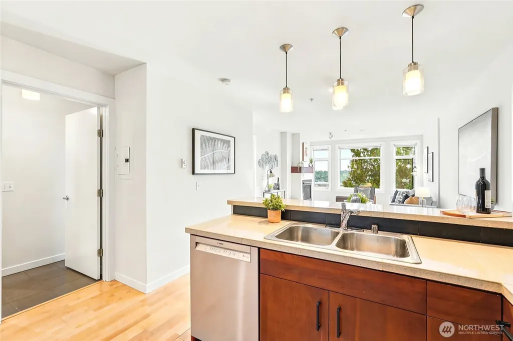 655 Crockett Street Seattle WA 98109