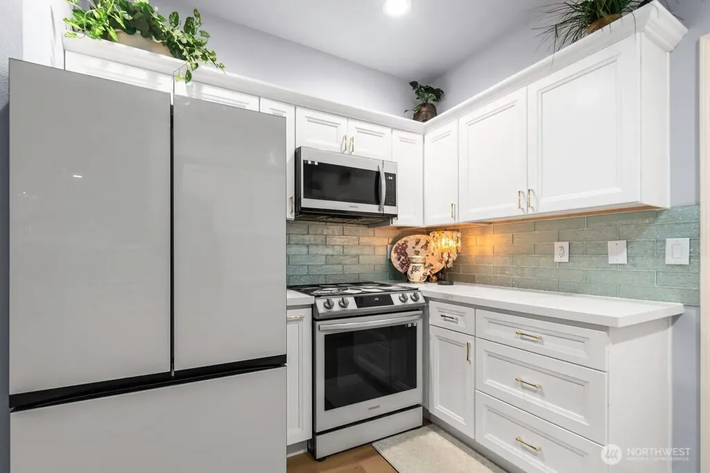 8943 Gravelly Lake Drive SW Lakewood WA 98499