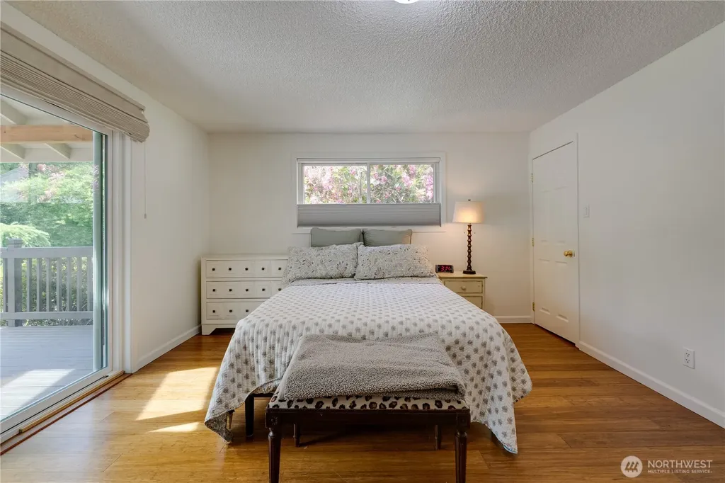 1918 S Lake Stickney Drive Lynnwood WA 98087