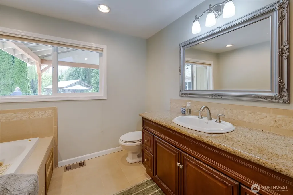 1918 S Lake Stickney Drive Lynnwood WA 98087