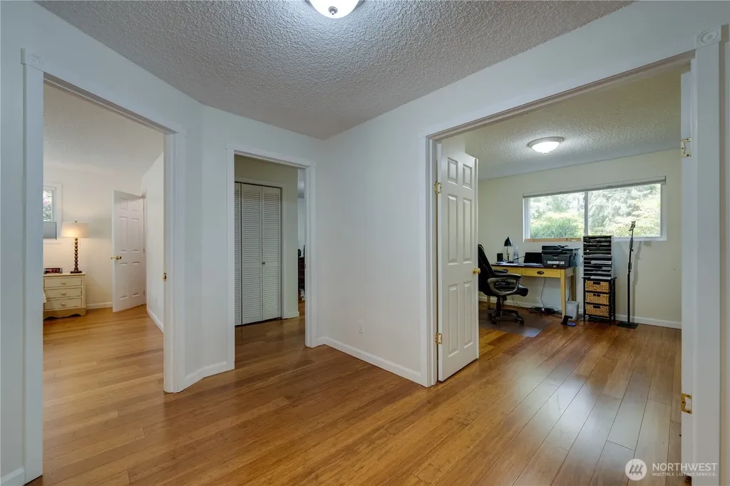 1918 S Lake Stickney Drive Lynnwood WA 98087