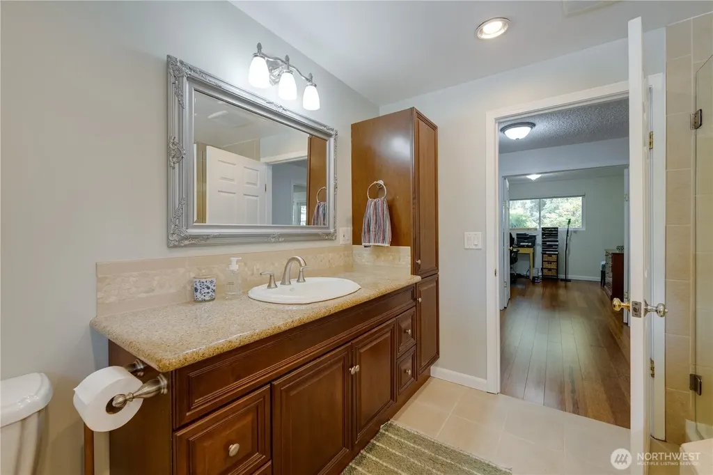 1918 S Lake Stickney Drive Lynnwood WA 98087
