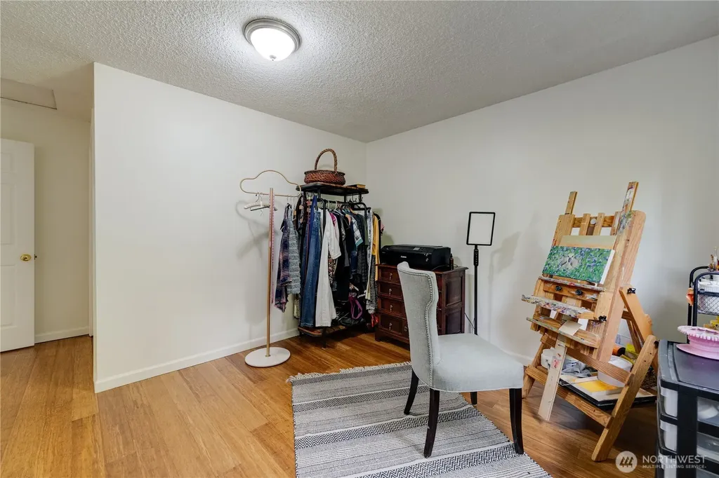 1918 S Lake Stickney Drive Lynnwood WA 98087