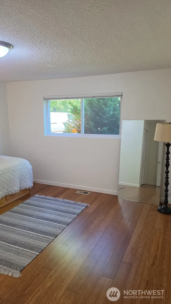 1918 S Lake Stickney Drive Lynnwood WA 98087