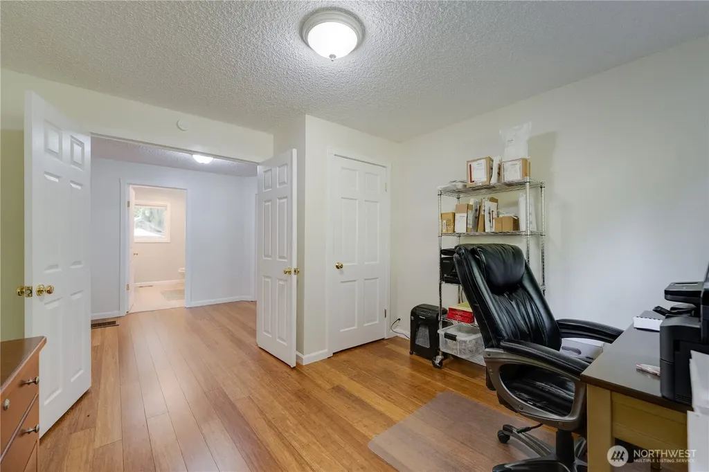 1918 S Lake Stickney Drive Lynnwood WA 98087