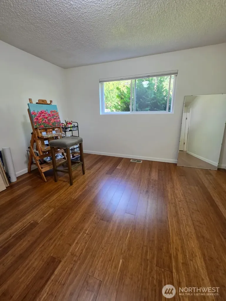 1918 S Lake Stickney Drive Lynnwood WA 98087