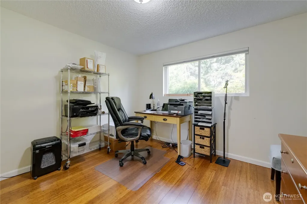 1918 S Lake Stickney Drive Lynnwood WA 98087