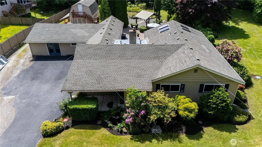 1918 S Lake Stickney Drive Lynnwood WA 98087