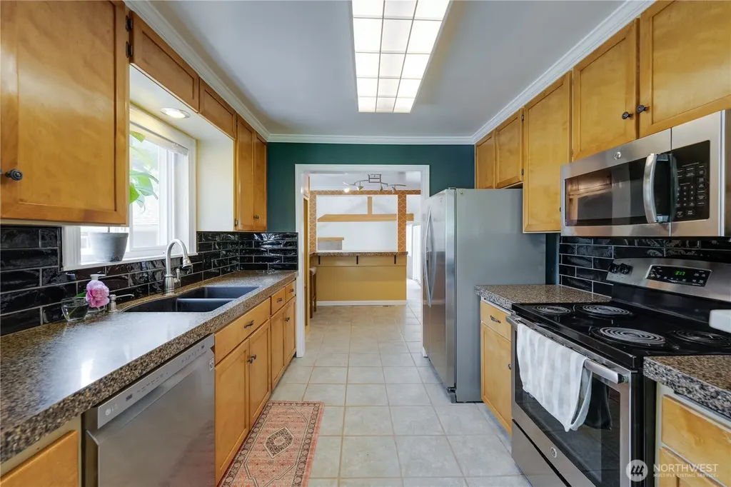 1918 S Lake Stickney Drive Lynnwood WA 98087
