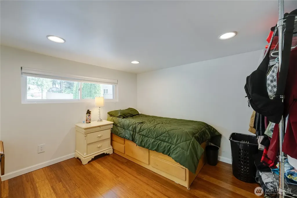 1918 S Lake Stickney Drive Lynnwood WA 98087