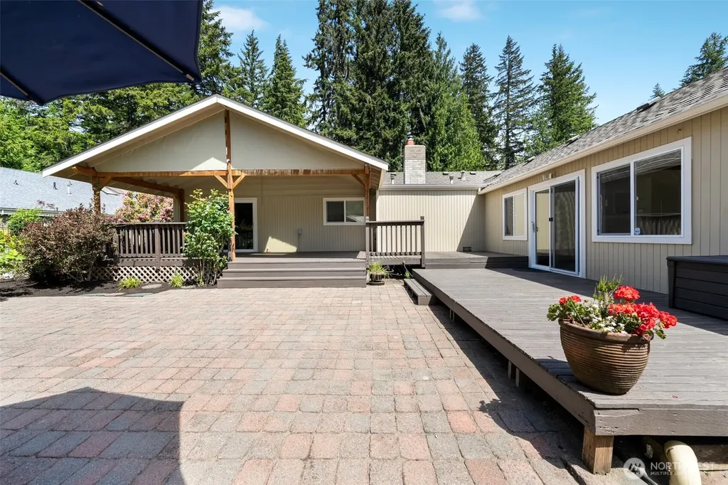 1918 S Lake Stickney Drive Lynnwood WA 98087