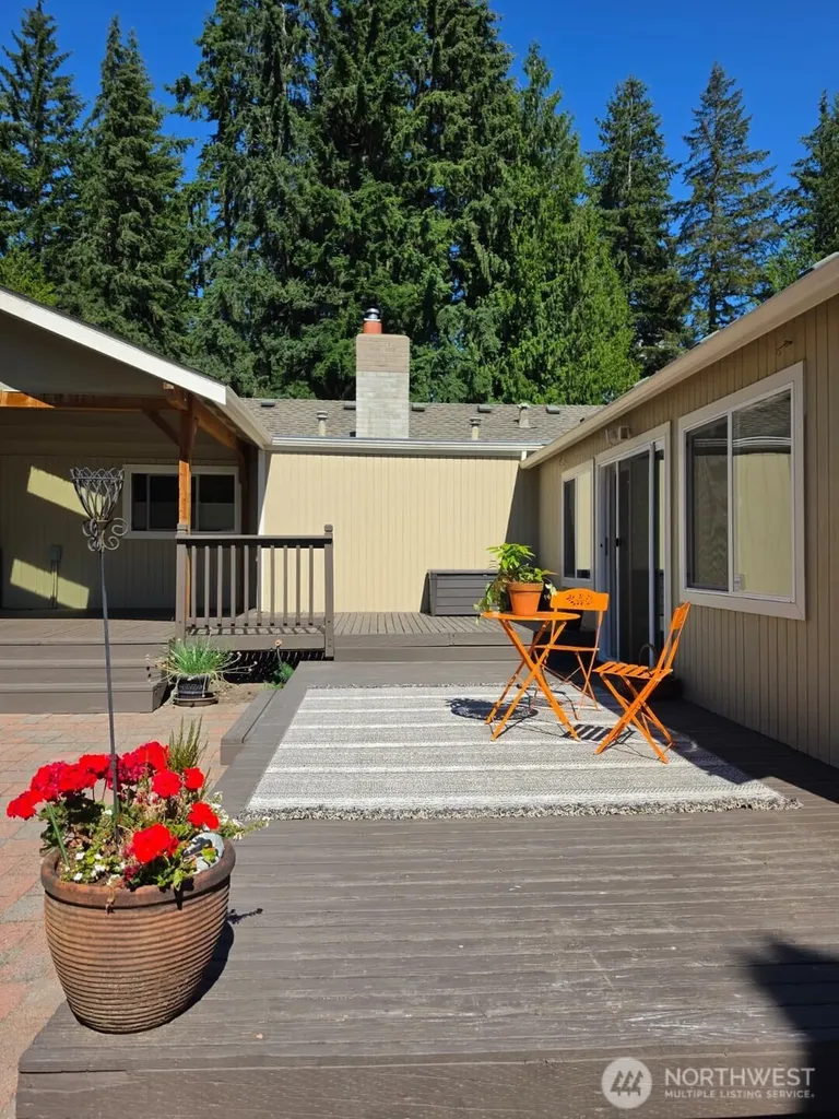1918 S Lake Stickney Drive Lynnwood WA 98087