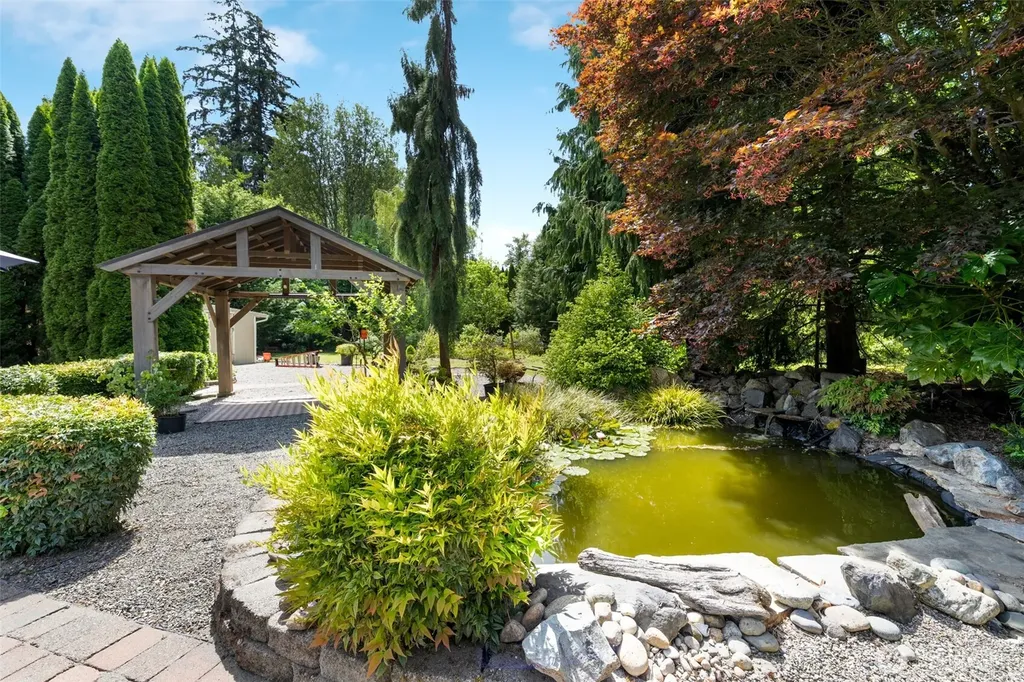 1918 S Lake Stickney Drive Lynnwood WA 98087