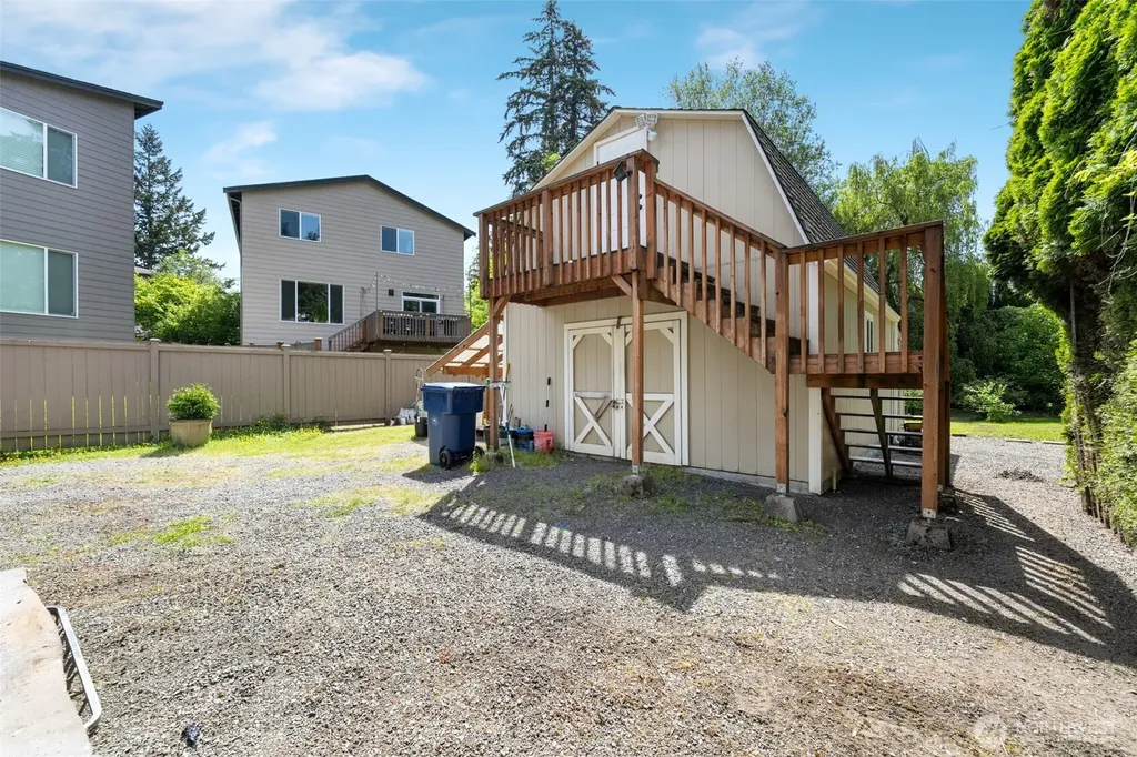 1918 S Lake Stickney Drive Lynnwood WA 98087