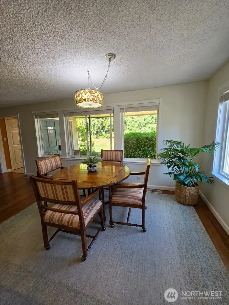 1918 S Lake Stickney Drive Lynnwood WA 98087