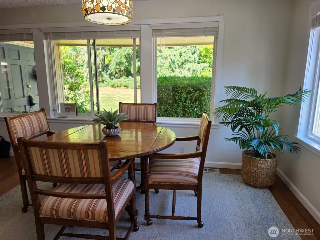 1918 S Lake Stickney Drive Lynnwood WA 98087