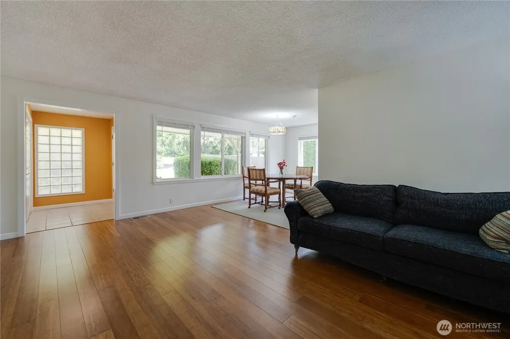 1918 S Lake Stickney Drive Lynnwood WA 98087