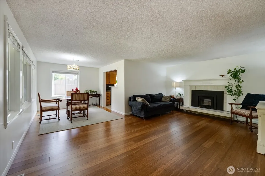 1918 S Lake Stickney Drive Lynnwood WA 98087