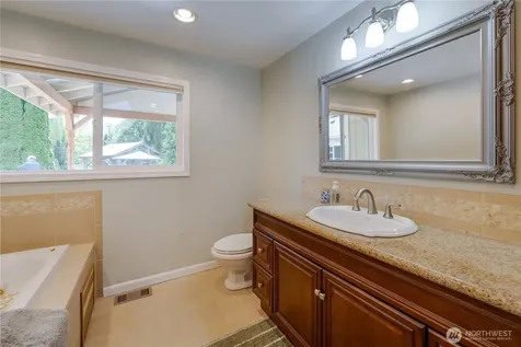1918 S Lake Stickney Drive Lynnwood WA 98087