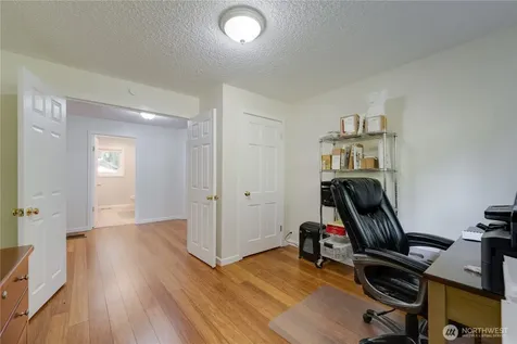 1918 S Lake Stickney Drive Lynnwood WA 98087