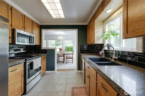 1918 S Lake Stickney Drive Lynnwood WA 98087