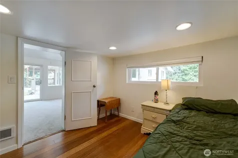 1918 S Lake Stickney Drive Lynnwood WA 98087