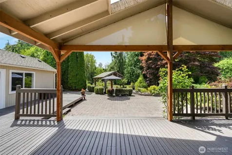 1918 S Lake Stickney Drive Lynnwood WA 98087