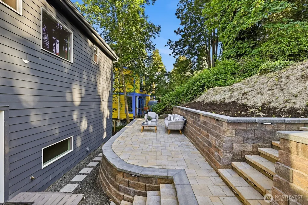 7511 Dumar Way SW Seattle WA 98106