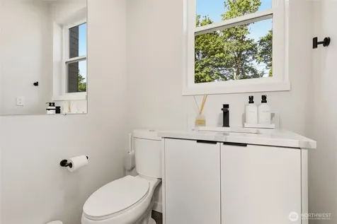 7511 Dumar Way SW Seattle WA 98106