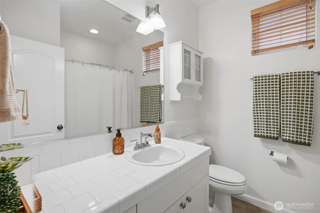 200 NE Sunset Street Poulsbo WA 98370