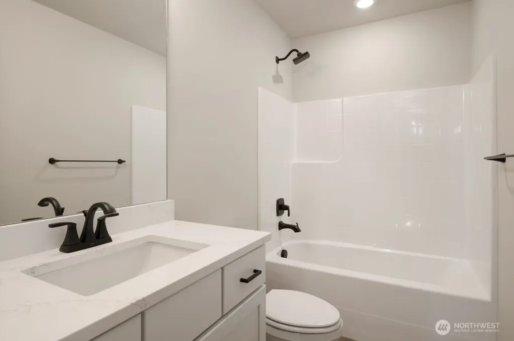 6613 S 128th Street Seattle WA 98178