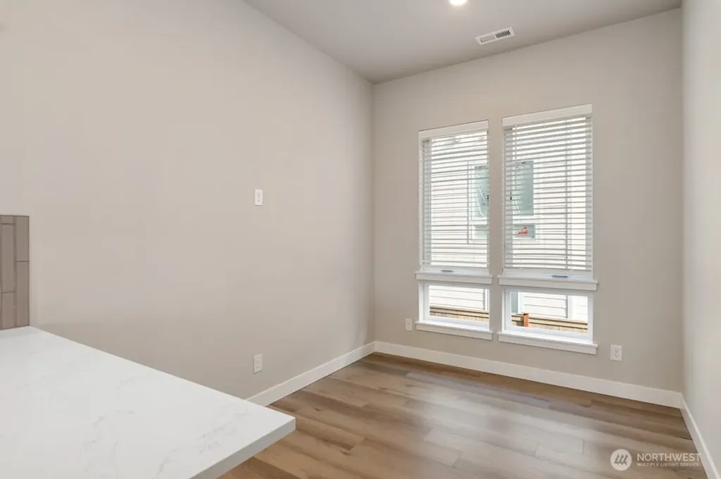 6613 S 128th Street Seattle WA 98178
