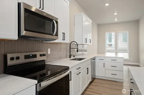 6613 S 128th Street Seattle WA 98178
