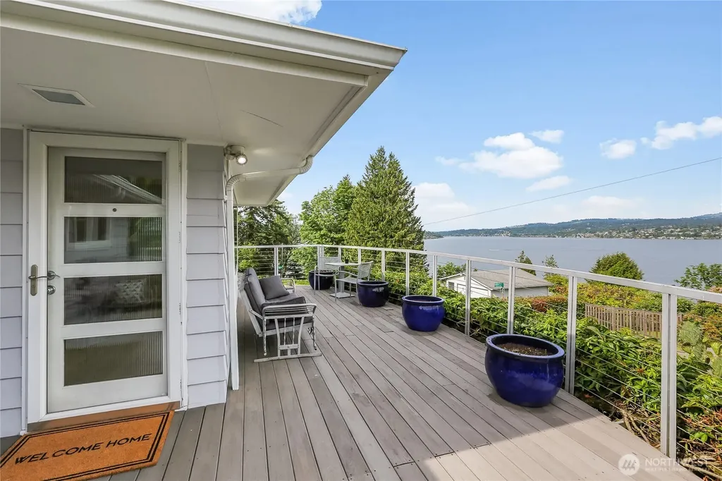 10417 76th Avenue S Seattle WA 98178
