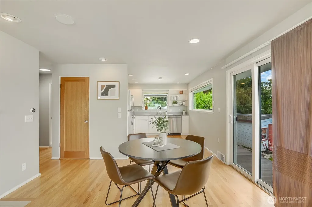 10417 76th Avenue S Seattle WA 98178