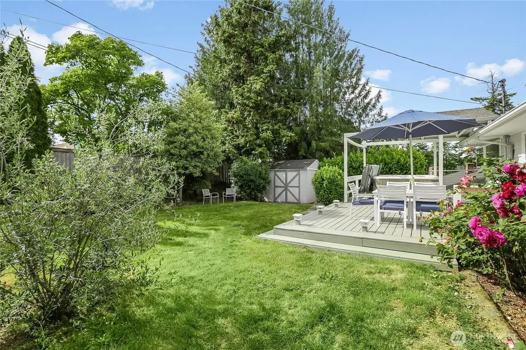 10417 76th Avenue S Seattle WA 98178