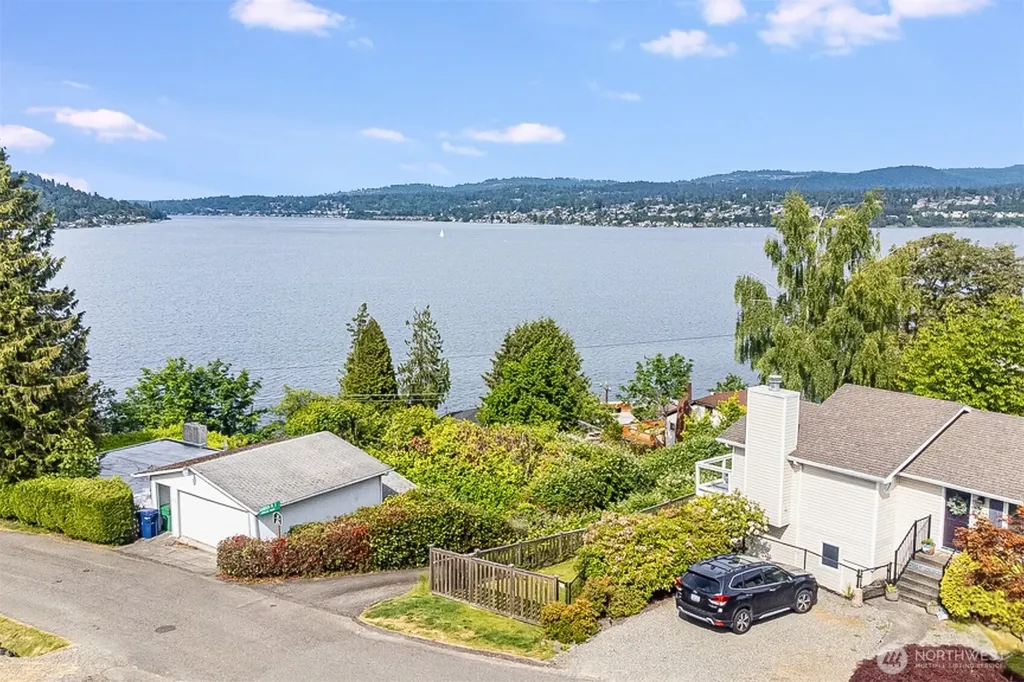 10417 76th Avenue S Seattle WA 98178