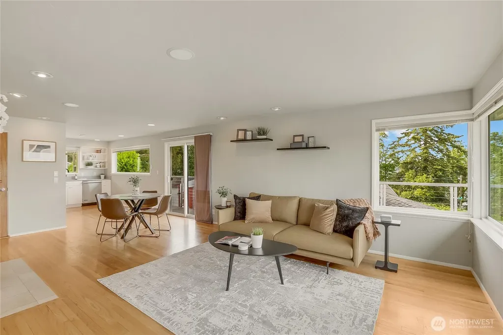 10417 76th Avenue S Seattle WA 98178