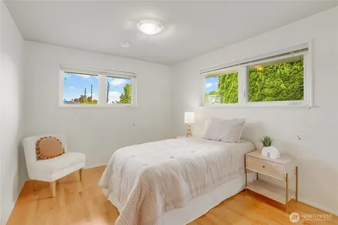 10417 76th Avenue S Seattle WA 98178