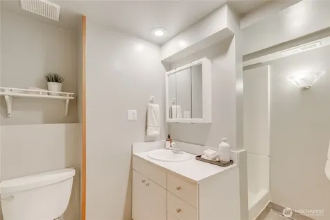 10417 76th Avenue S Seattle WA 98178